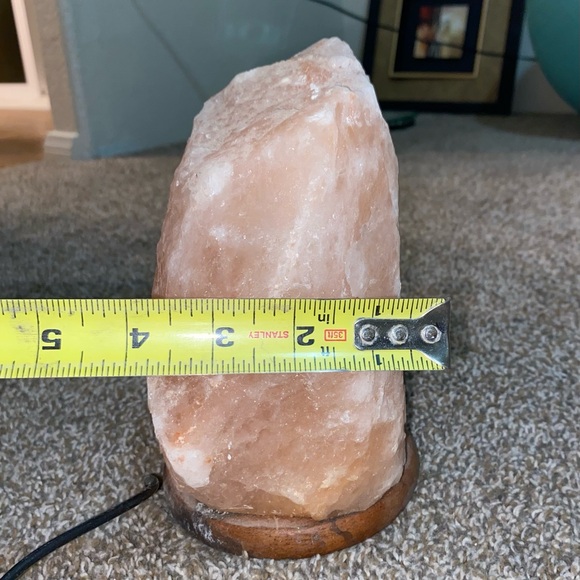 Himalayan Salt Rock Lamp - Changes Colors! See video! - Picture 6 of 8